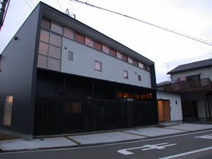 間明町の家
